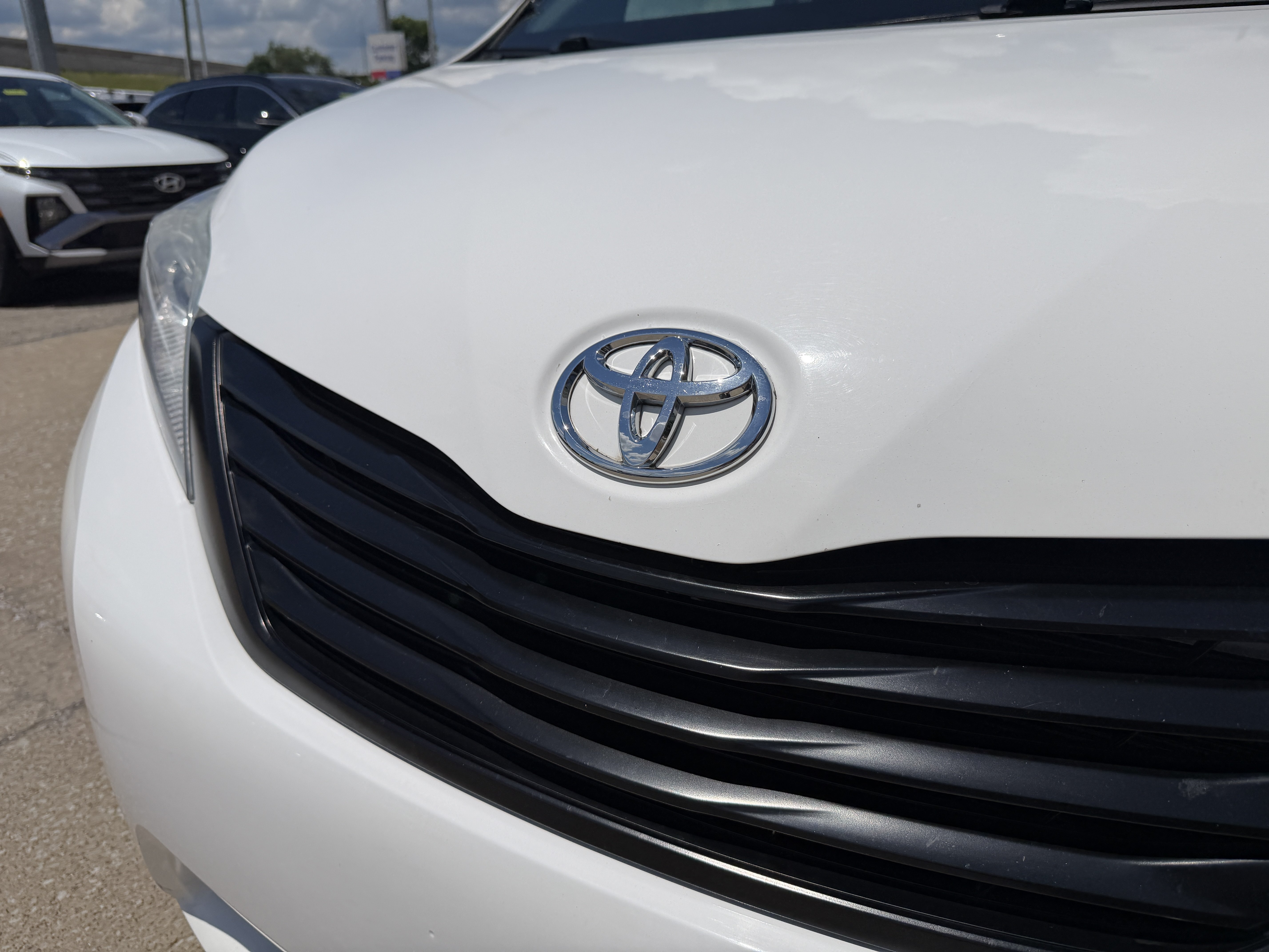 Used 2017 Toyota Sienna L FWD image 18