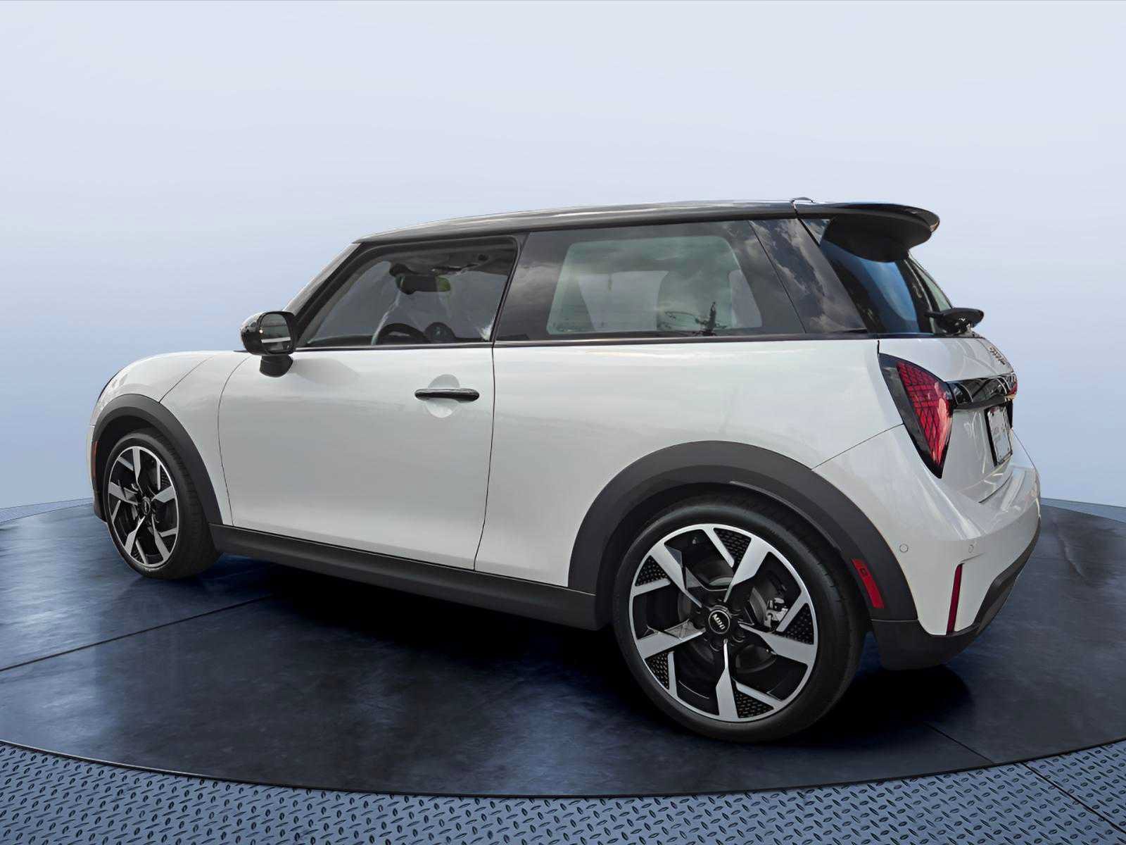 Used 2025 MINI Cooper S FWD image 4