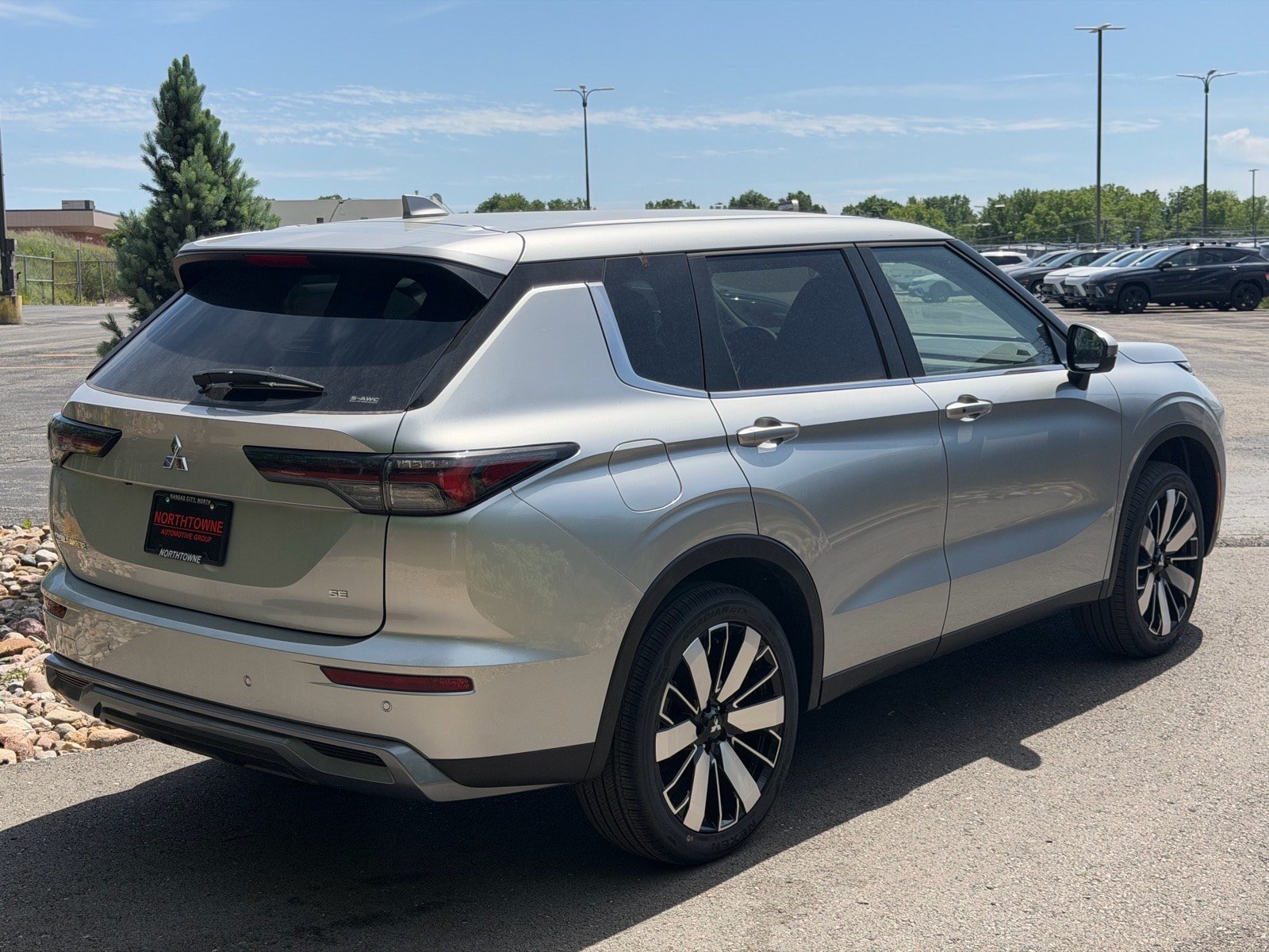 New 2026 Mitsubishi Outlander SE AWD/4WD image 5