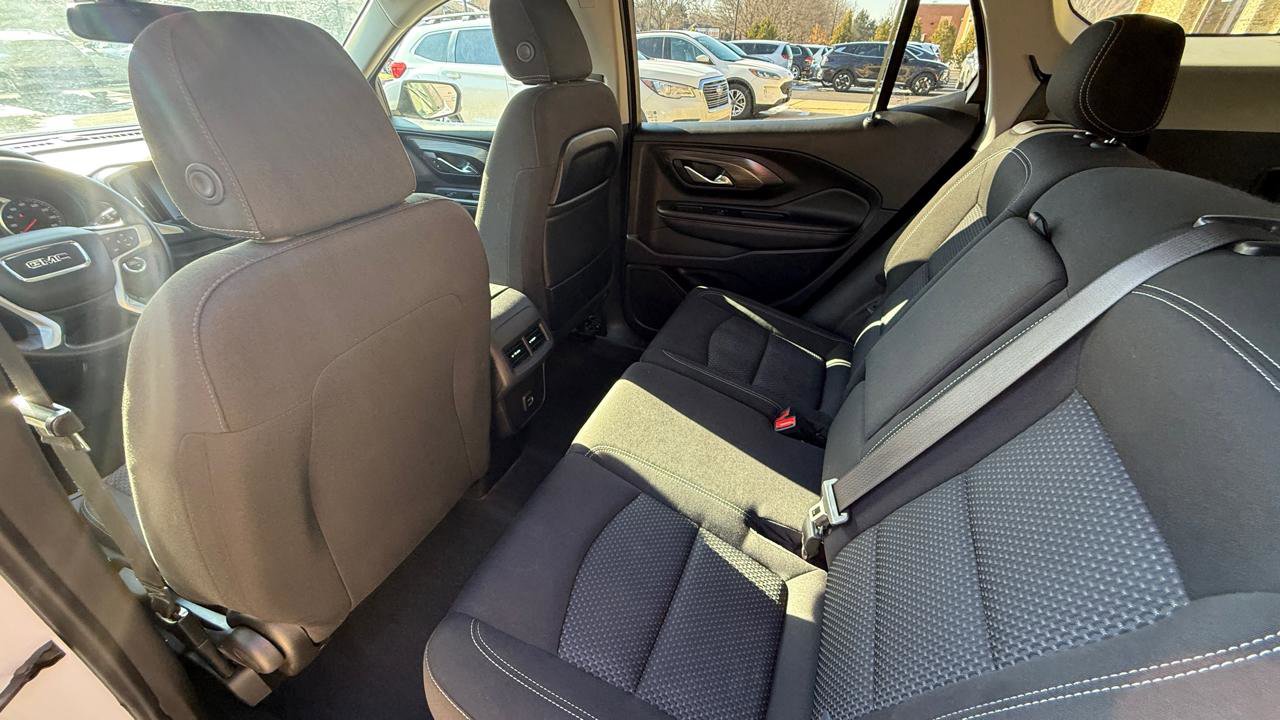 Used 2022 GMC Terrain SLE FWD image 18