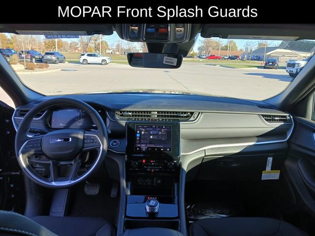 New 2025 Jeep Grand Cherokee L Laredo image 29