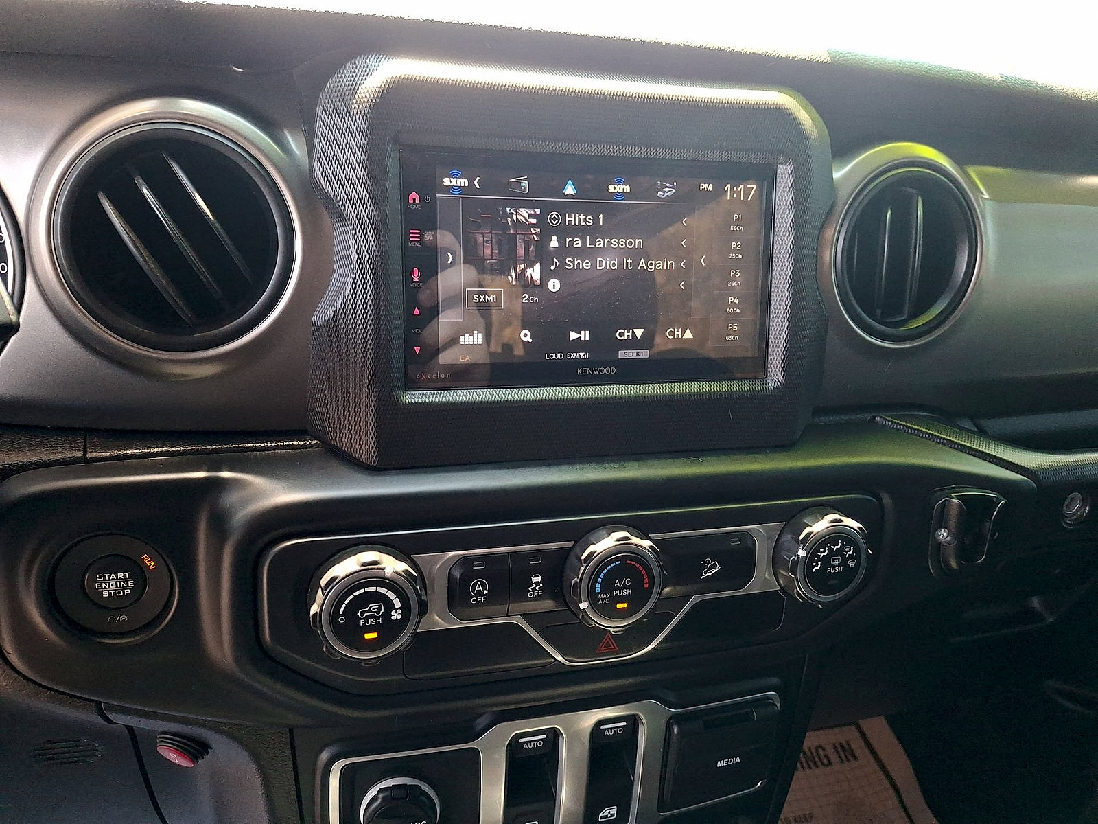 Used 2018 Jeep Wrangler Sport AWD/4WD image 14