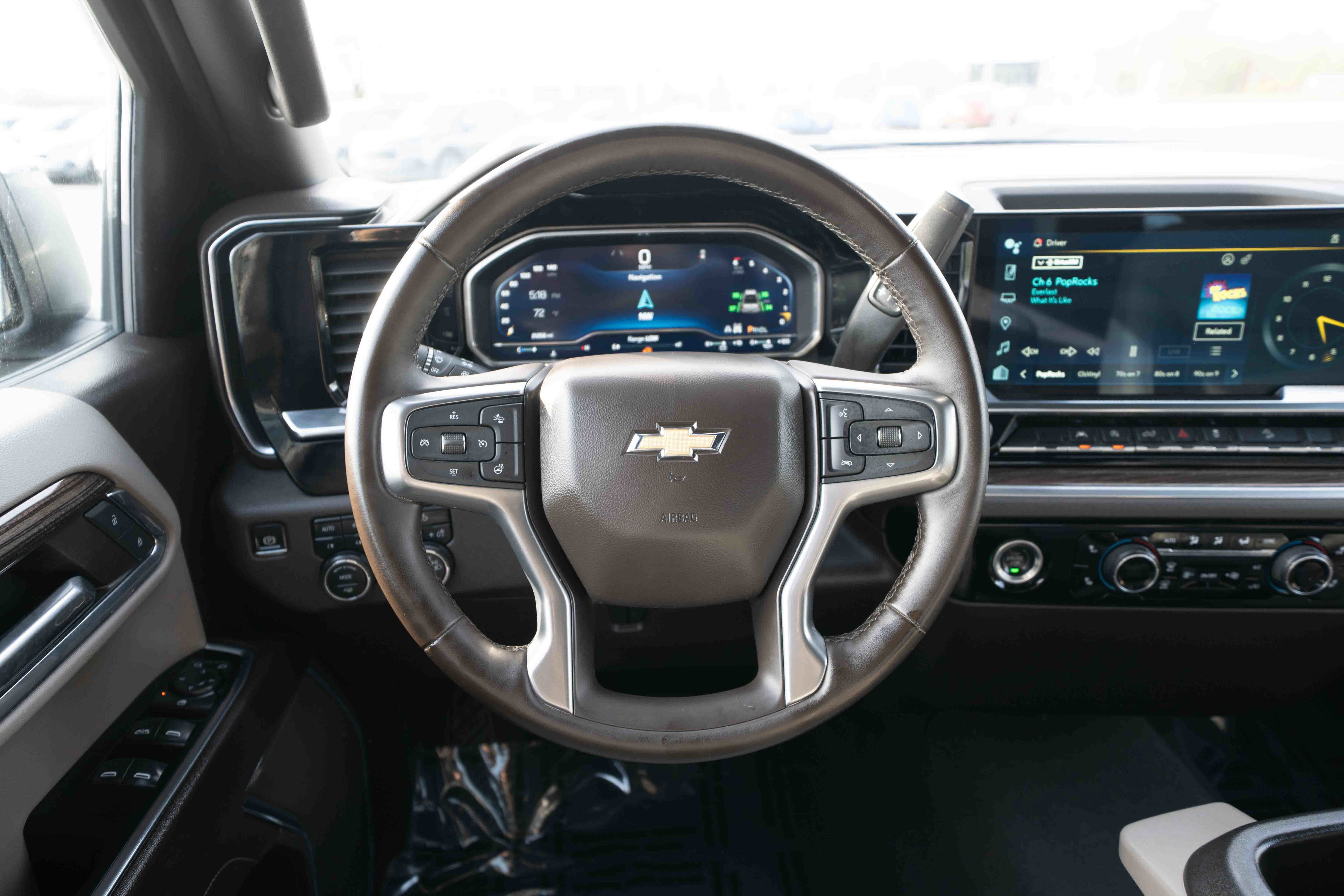 Used 2024 Chevrolet Silverado 1500 LT w/ Z71 Off-Road Package AWD/4WD image 21