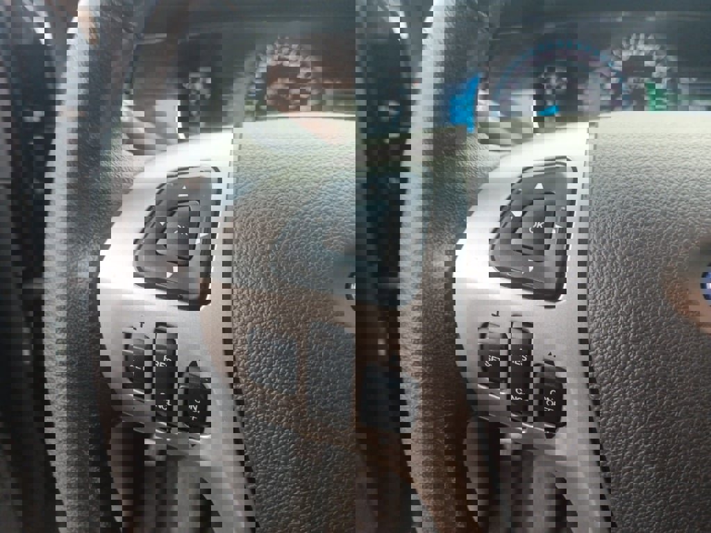 Used 2018 Ford Taurus Limited image 29