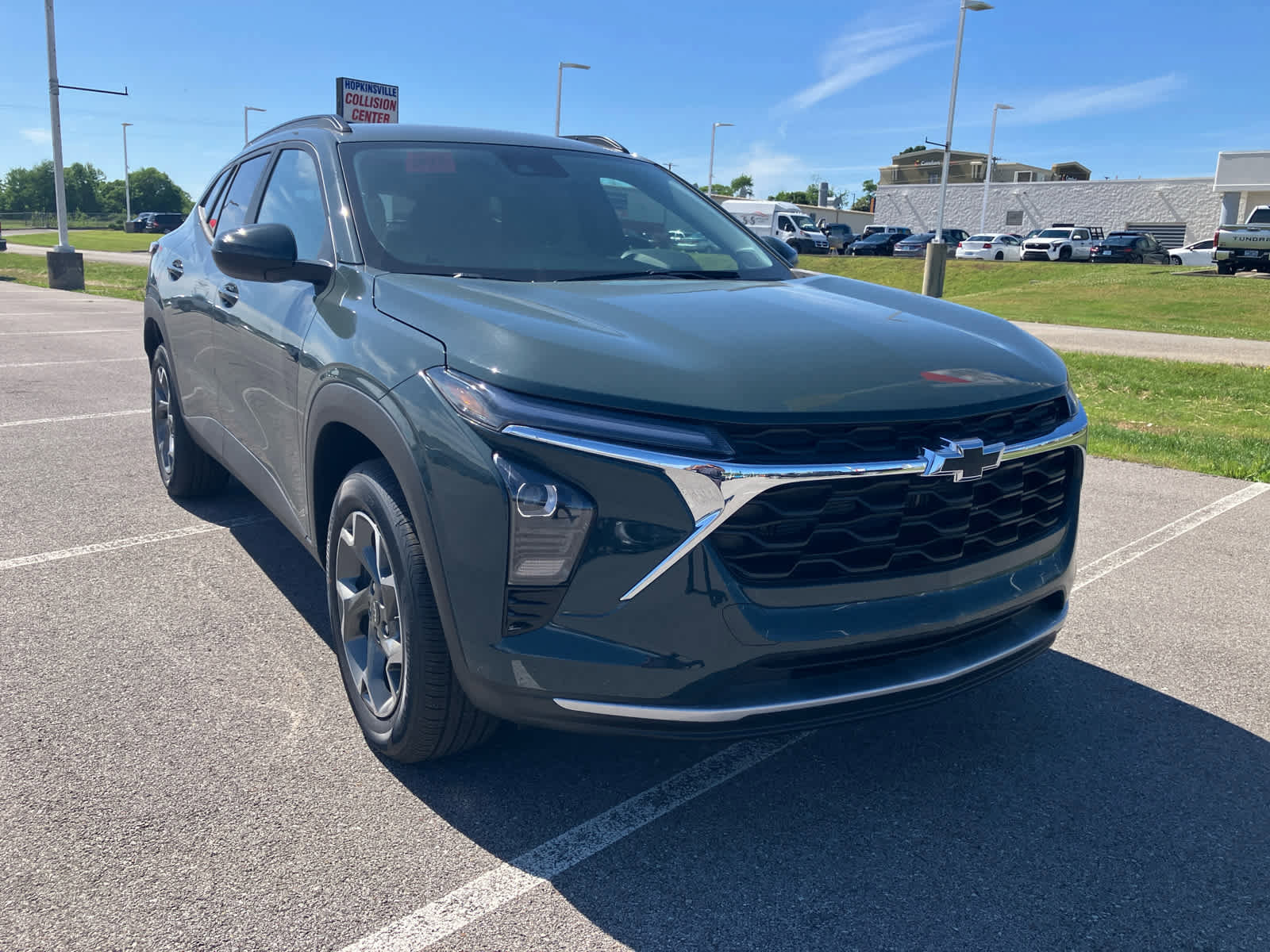 New 2026 Chevrolet Trax LT FWD image 1