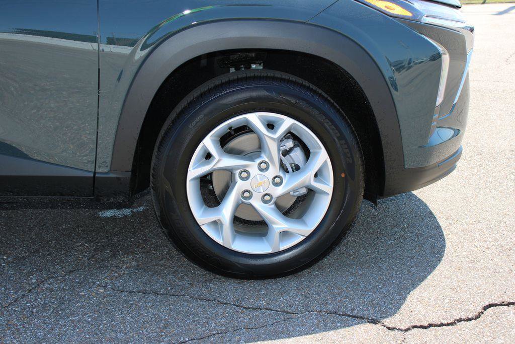 New 2026 Chevrolet Trax LS image 5