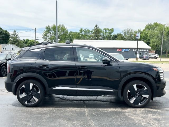 Used 2025 Nissan Kicks SR w/ Illumination Package AWD/4WD image 9