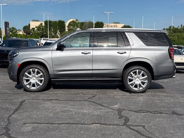 Used 2021 Chevrolet Tahoe High Country w/ Premium Package AWD/4WD image 16