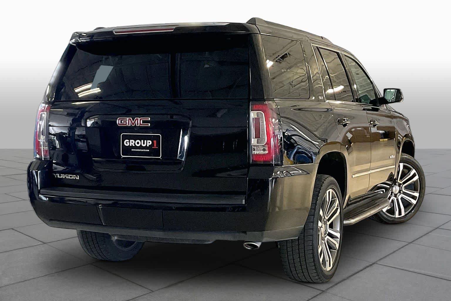 Used 2018 GMC Yukon SLT w/ Premium Edition AWD/4WD image 12