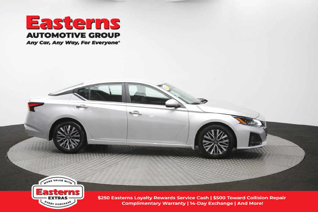 Used 2023 Nissan Altima 2.5 SV FWD image 47