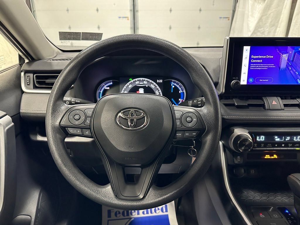 Used 2025 Toyota RAV4 LE AWD/4WD image 18