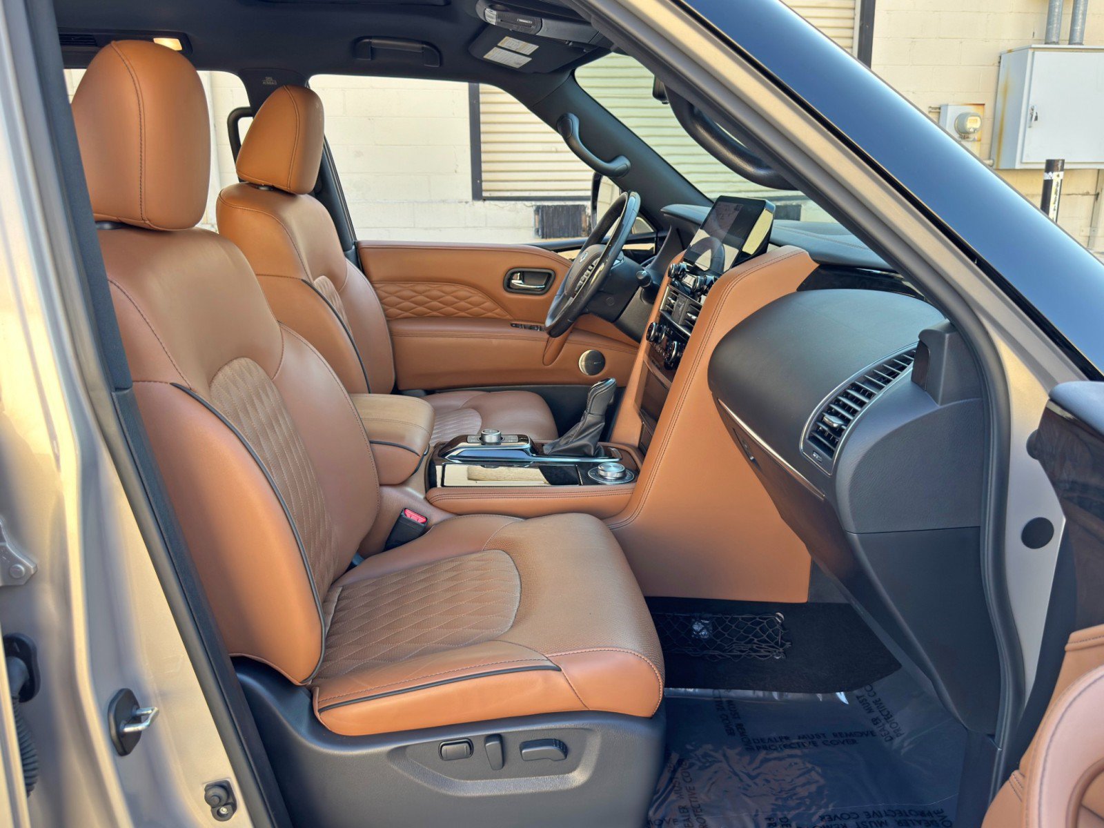 Used 2024 INFINITI QX80 Sensory AWD/4WD image 16