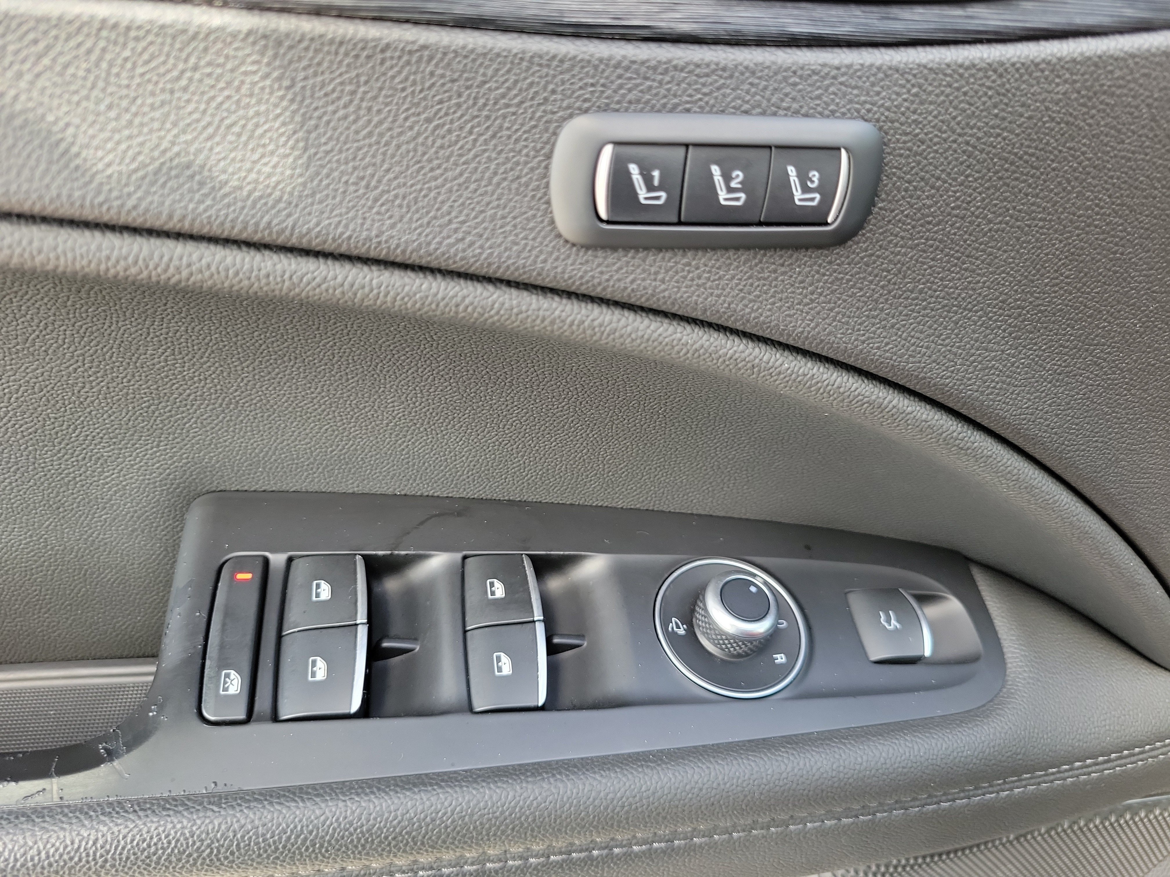 Used 2023 Alfa Romeo Stelvio Sprint RWD image 28