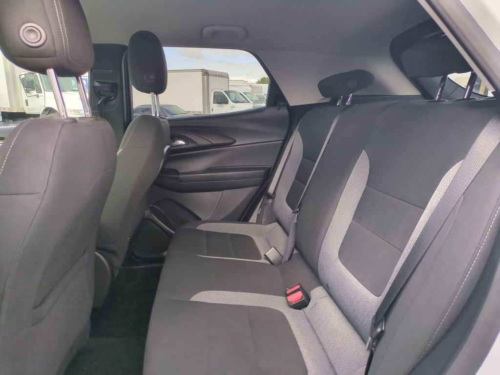Used 2025 Chevrolet TrailBlazer LT AWD/4WD image 26