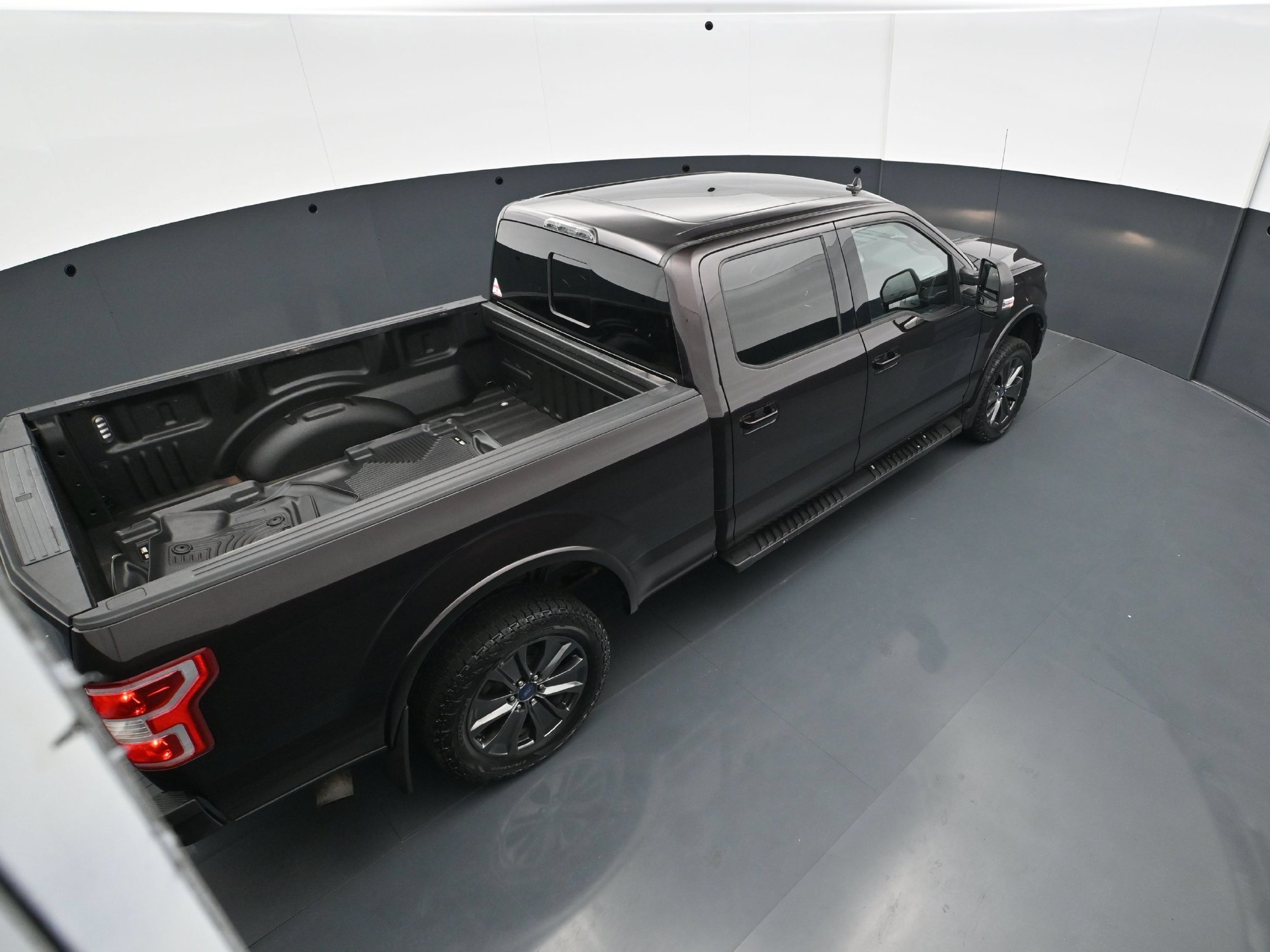 Used 2018 Ford F150 XLT w/ Equipment Group 302A Luxury AWD/4WD image 40