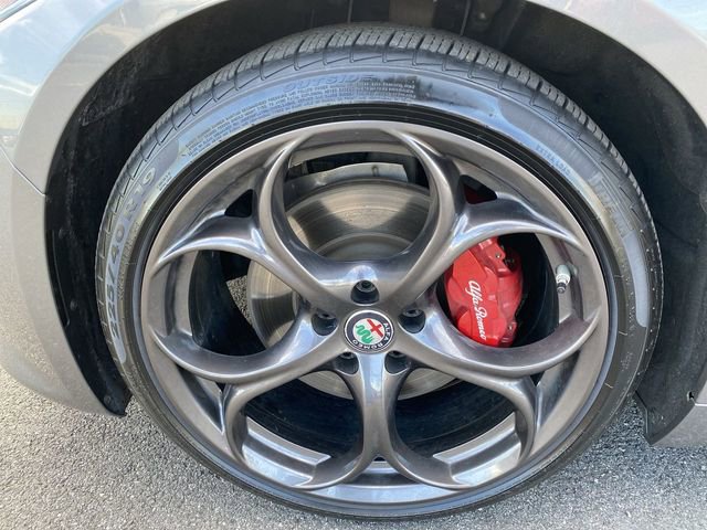 Used 2018 Alfa Romeo Giulia Ti Sport w/ Quick Order Package 22S Sport AWD/4WD image 10