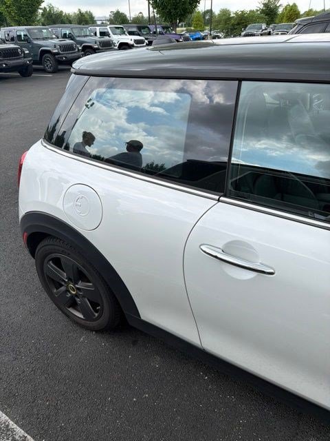 Used 2024 MINI Cooper SE FWD image 4