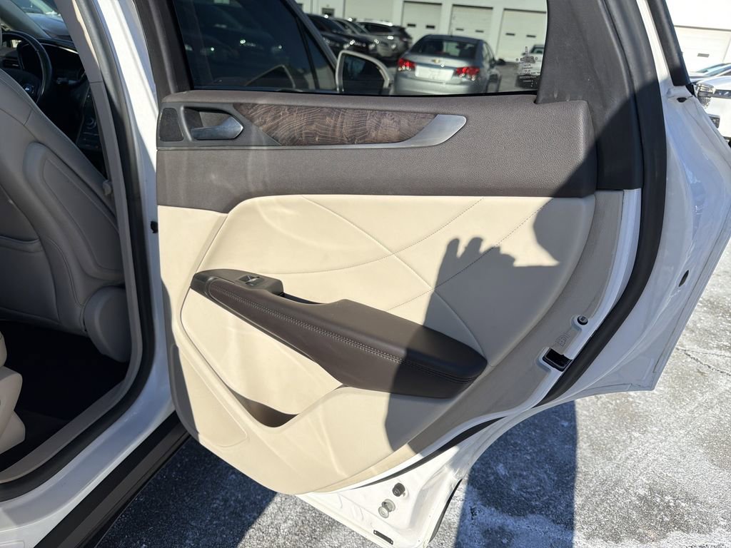 Used 2017 Lincoln MKC Reserve w/ Lincoln MKC Climate Package AWD/4WD image 16