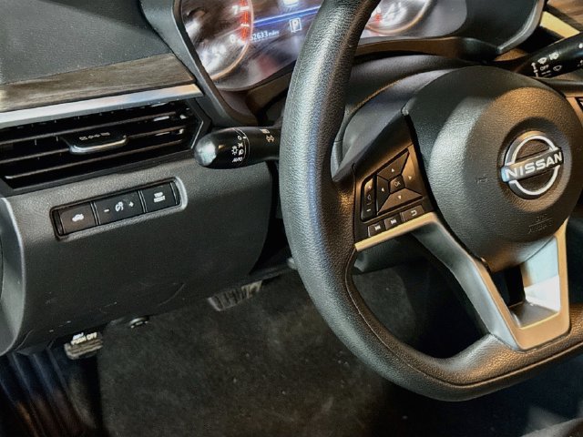Used 2024 Nissan Altima 2.5 SV FWD image 10