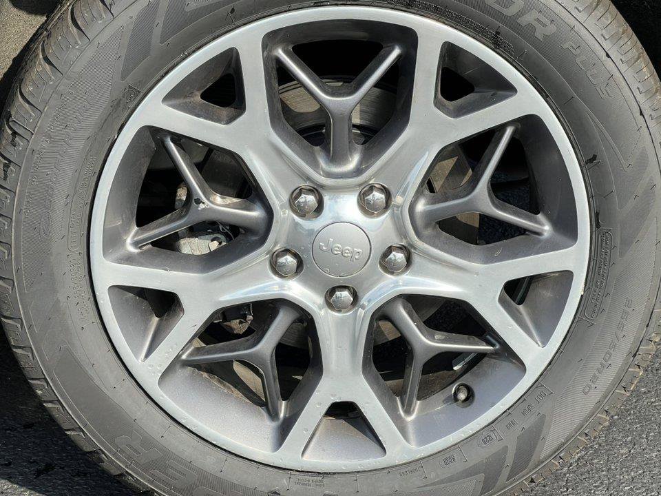 Used 2021 Jeep Grand Cherokee Overland AWD/4WD image 6