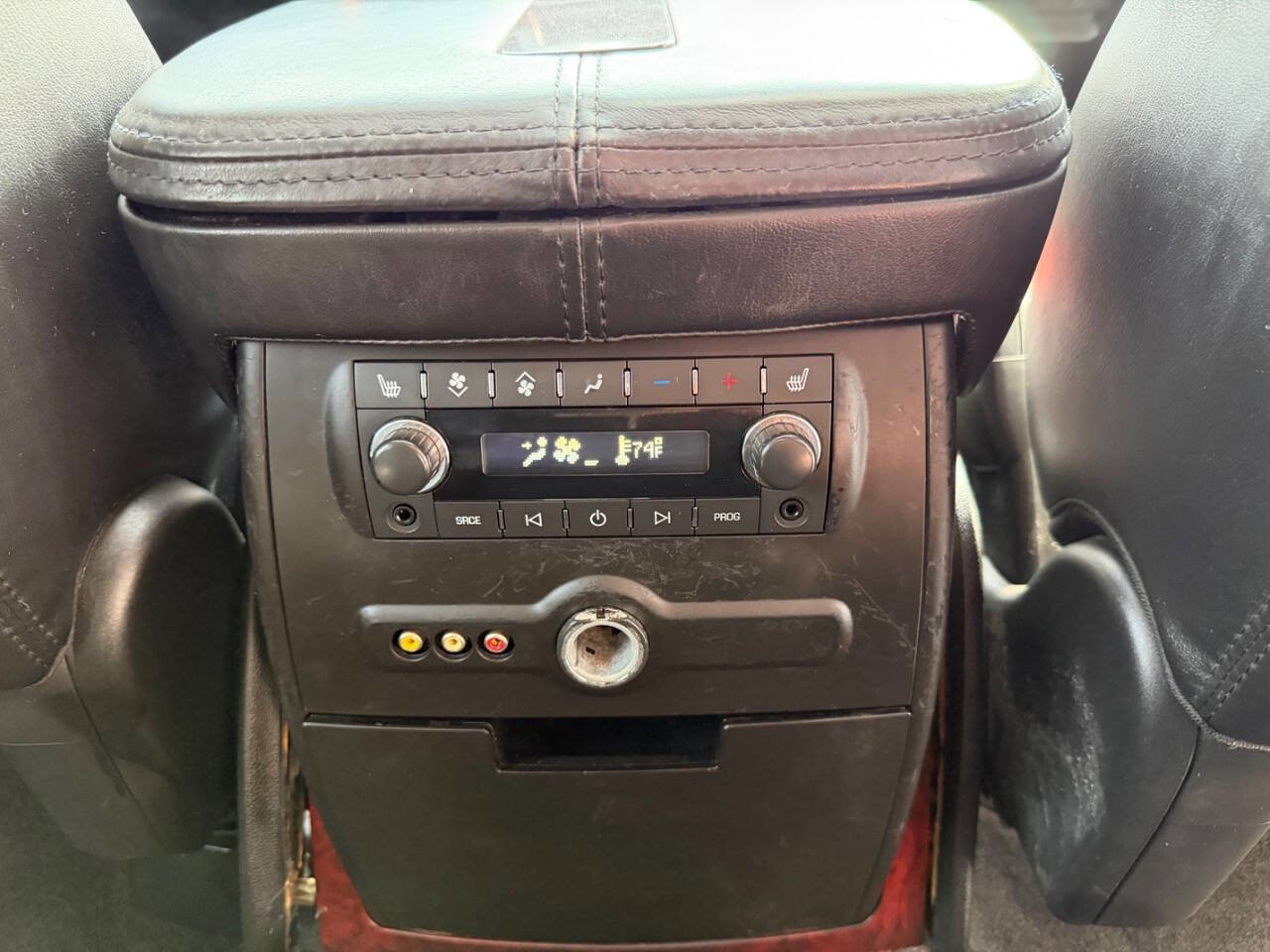 Used 2008 Cadillac Escalade ESV AWD image 25