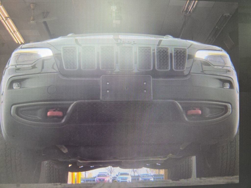 Used 2019 Jeep Cherokee Trailhawk AWD/4WD image 19