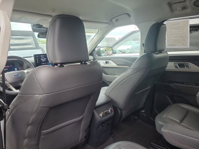 Certified 2025 Ford Explorer Active w/ Active Comfort Package RWD image 9