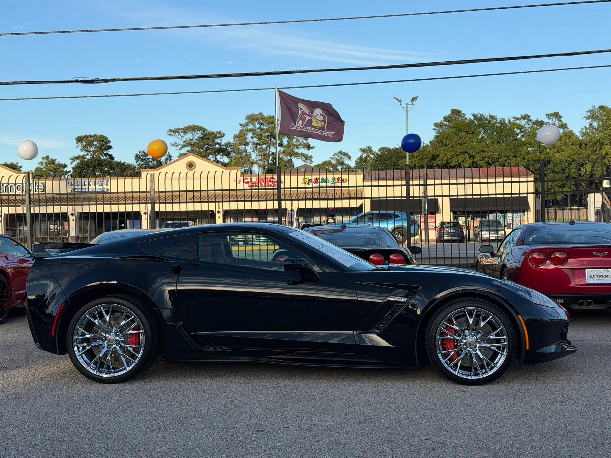 Used 2015 Chevrolet Corvette Z06 w/ 3LZ Preferred Equipment Group RWD image 9