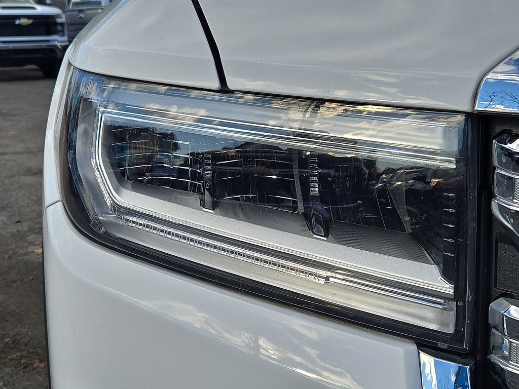 Used 2023 GMC Acadia SLE image 15