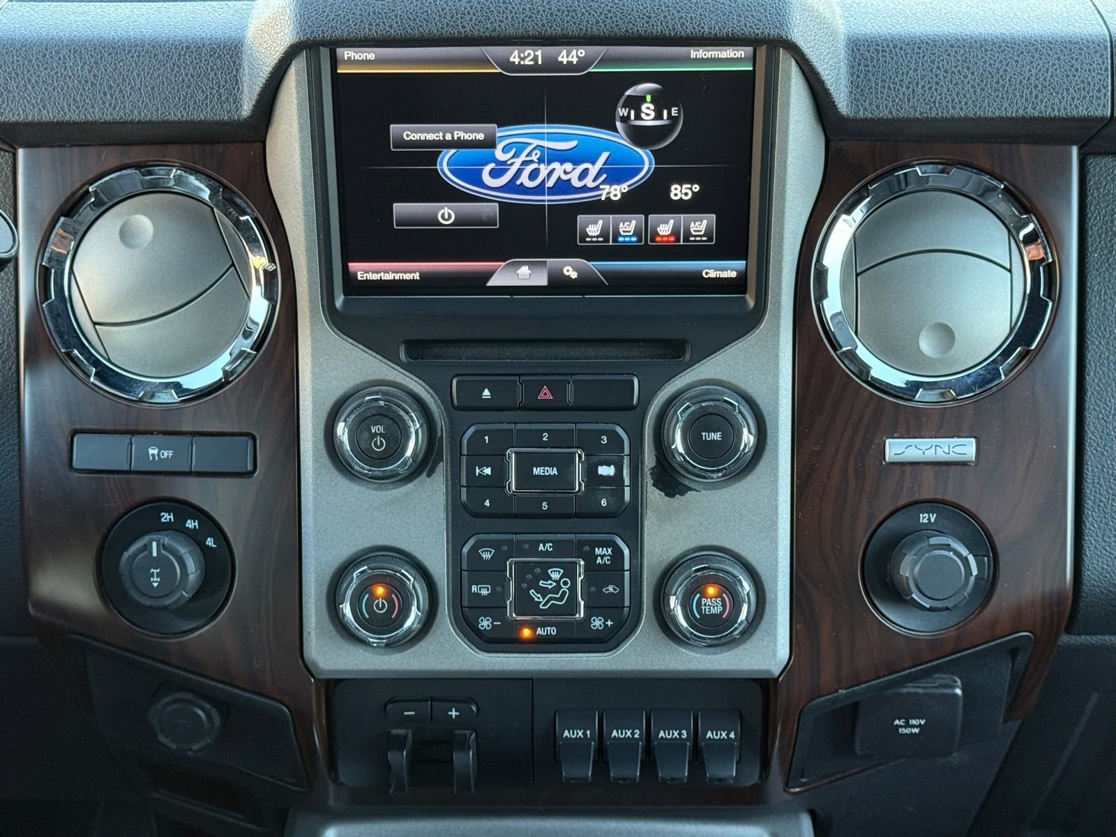 Used 2015 Ford F350 Lariat w/ Lariat Chrome Package image 18