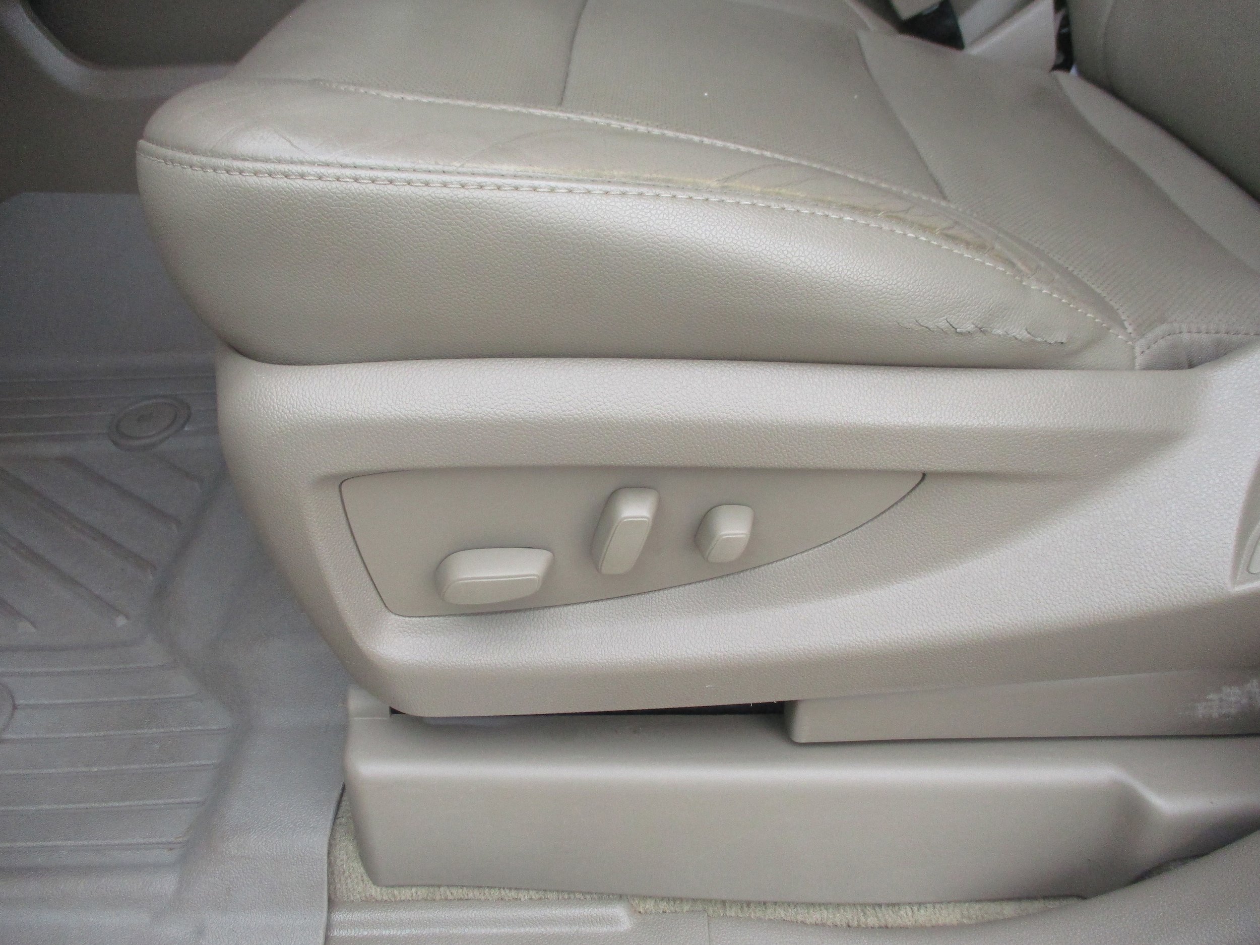 Used 2018 GMC Yukon XL SLT image 15