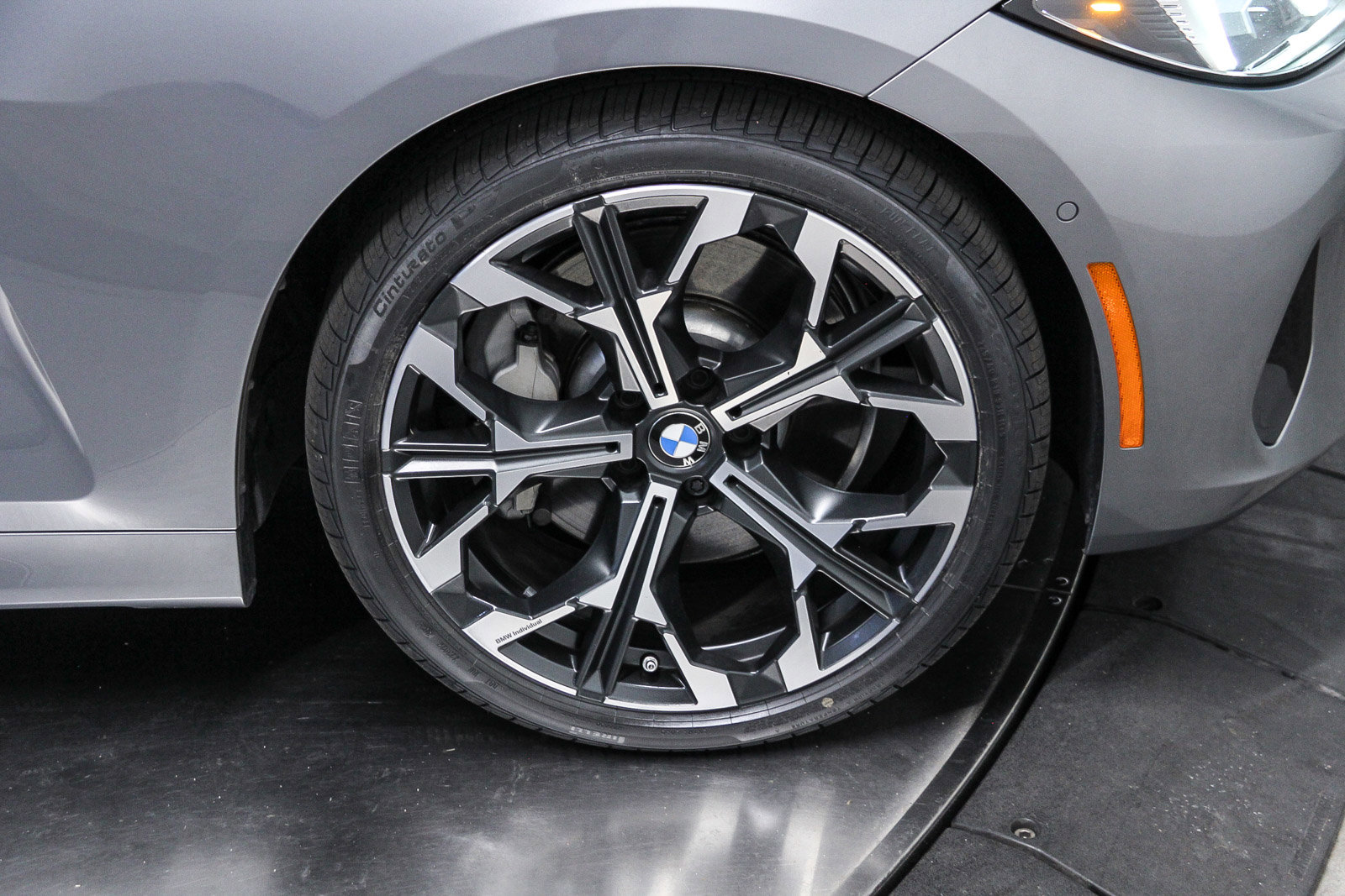 Used 2025 BMW 430i Coupe w/ Convenience Package image 9