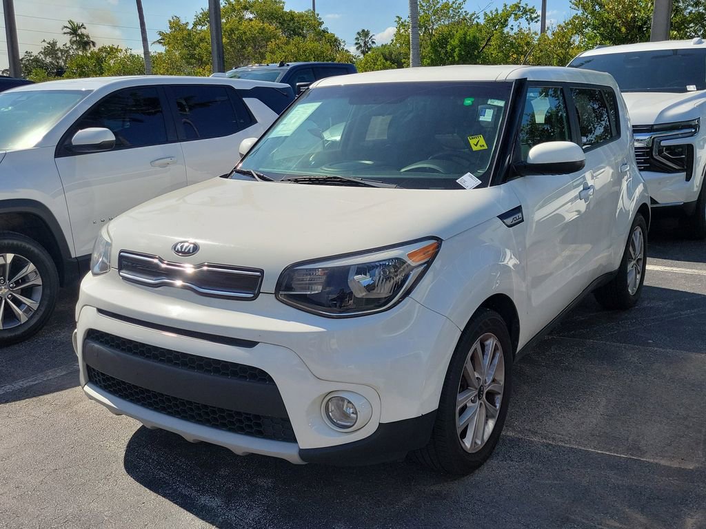 Used 2019 Kia Soul + image 3