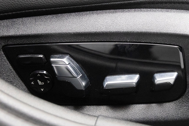Used 2023 BMW M550i xDrive w/ Executive Package image 54