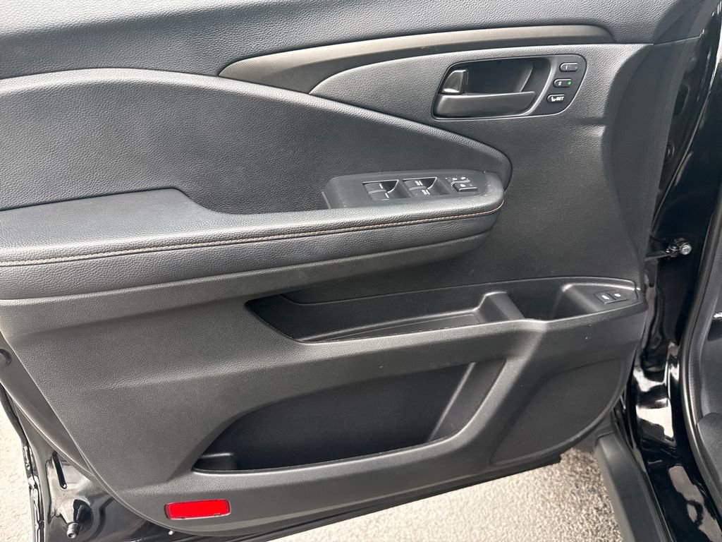 Used 2025 Honda Passport TrailSport image 22