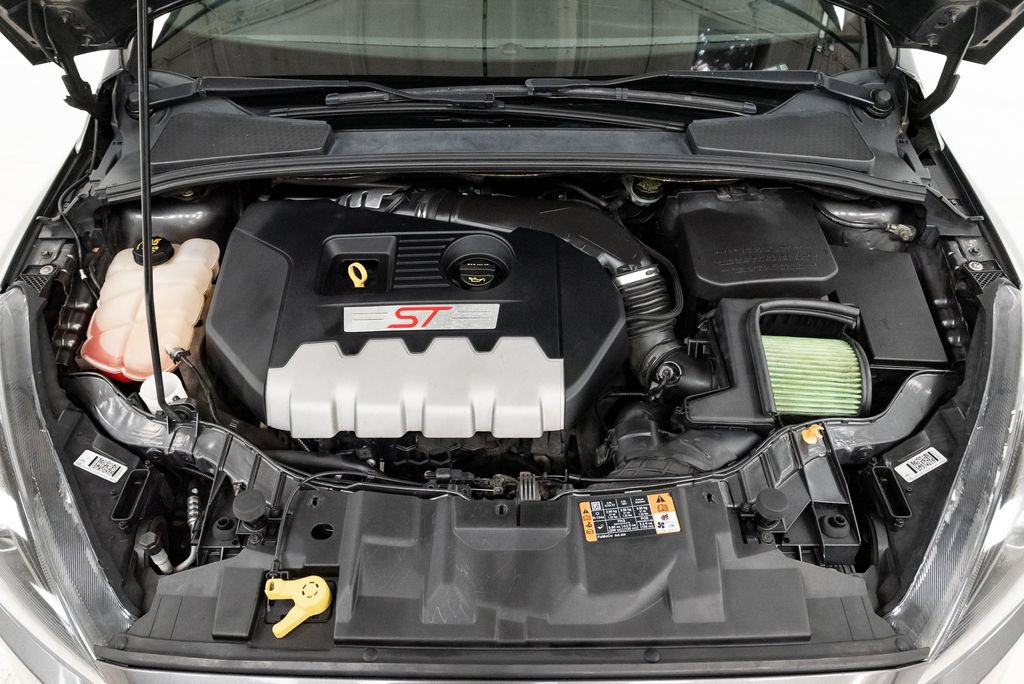 Used 2015 Ford Focus ST w/ Equipment Group 401A FWD image 3
