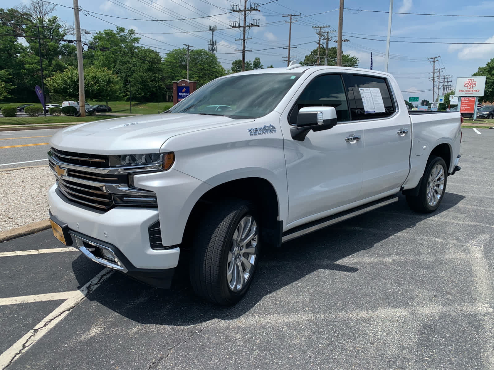 Used 2019 Chevrolet Silverado 1500 High Country w/ Technology Package AWD/4WD image 3