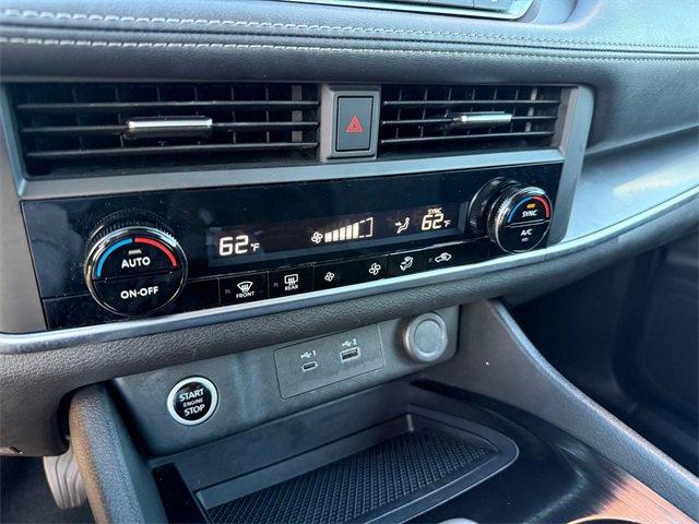 Used 2023 Nissan Rogue SV image 14