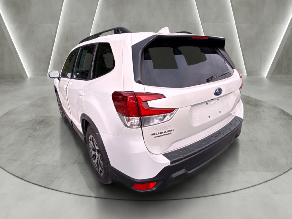 Used 2023 Subaru Forester Premium AWD/4WD image 5