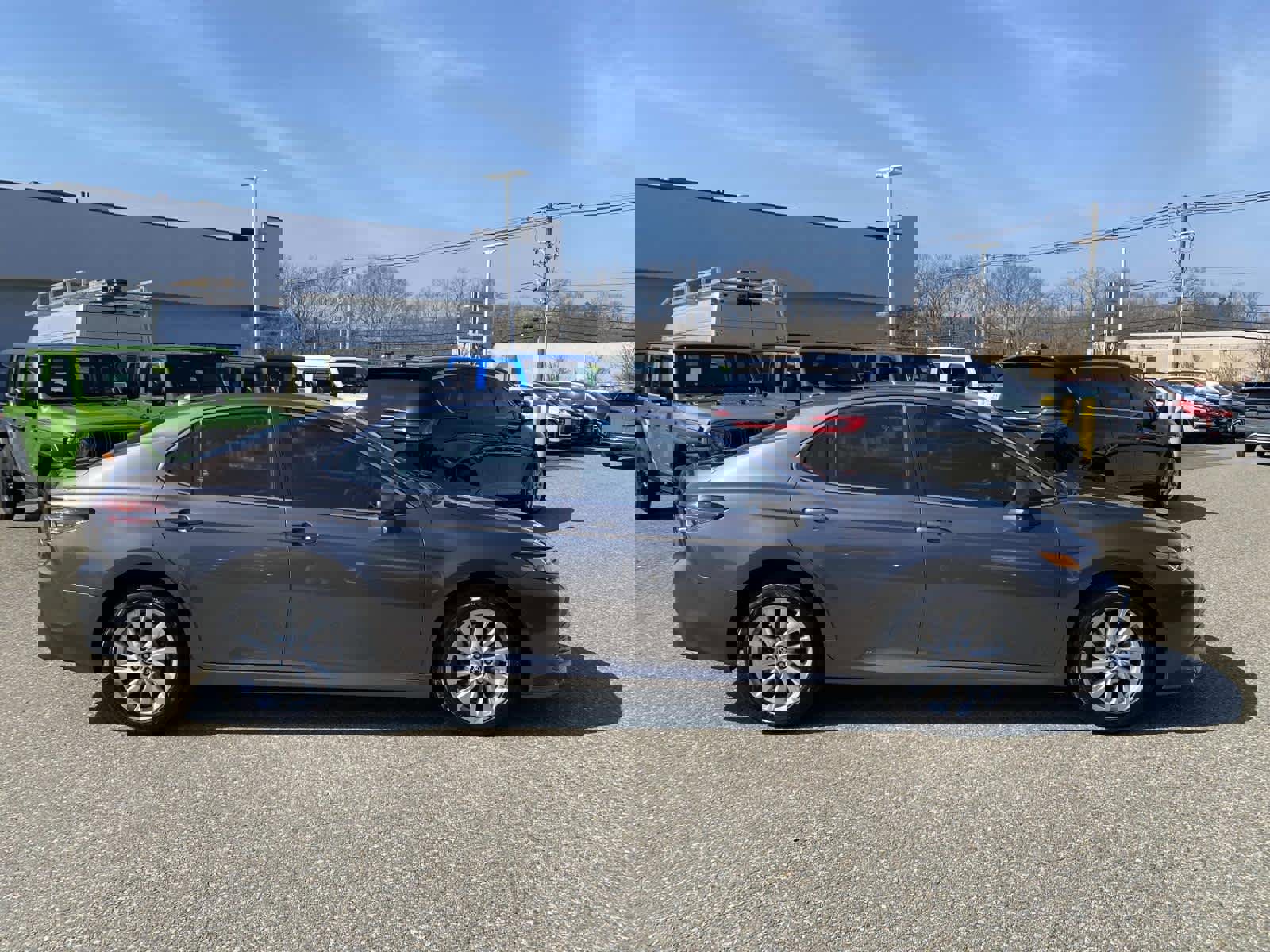 Used 2023 Toyota Camry LE image 2