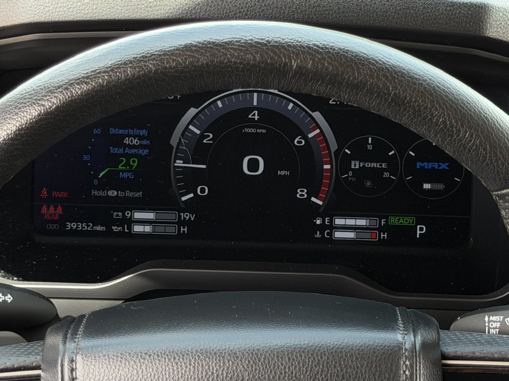 Used 2024 Toyota Tundra Limited AWD/4WD image 18