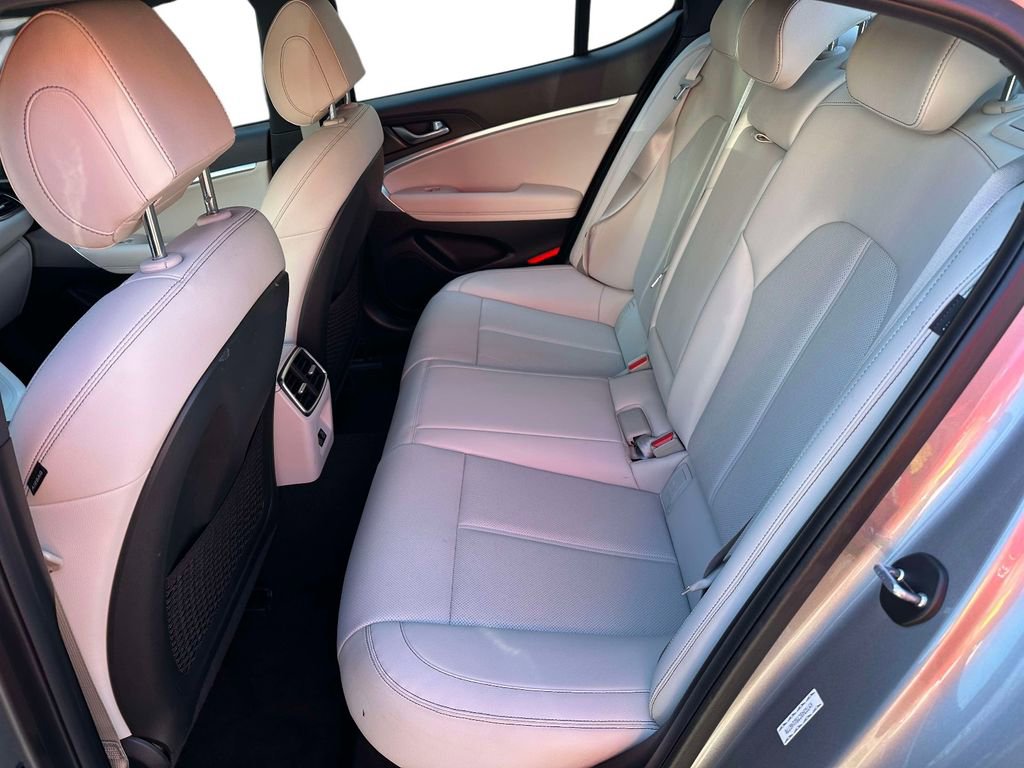 Used 2025 Genesis G70 2.5T AWD/4WD image 19