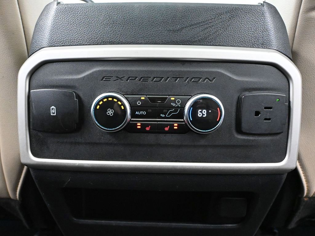 Used 2023 Ford Expedition Limited image 47