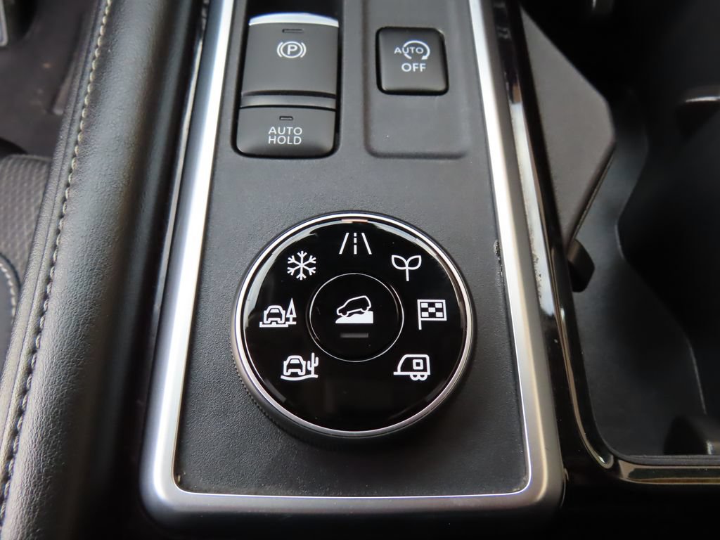 Used 2024 Nissan Pathfinder SV AWD/4WD image 13