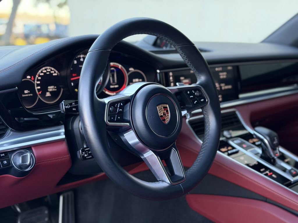 Used 2018 Porsche Panamera 4S image 21
