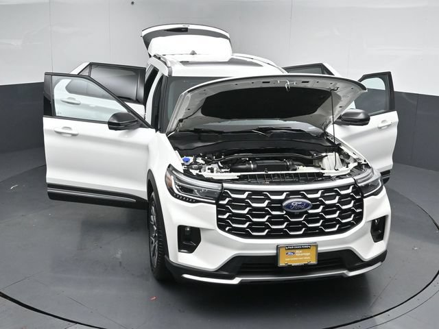 Certified 2025 Ford Explorer Platinum w/ Ultimate Package AWD/4WD image 57