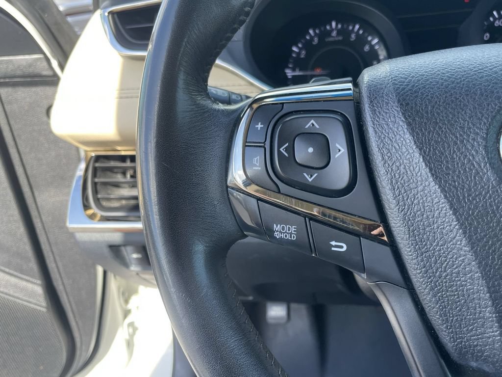 Used 2015 Toyota Avalon Limited FWD image 17