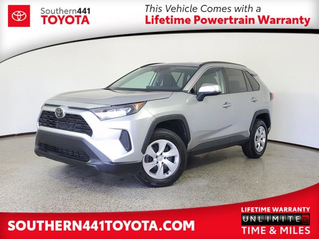 Used 2021 Toyota RAV4 LE image 1