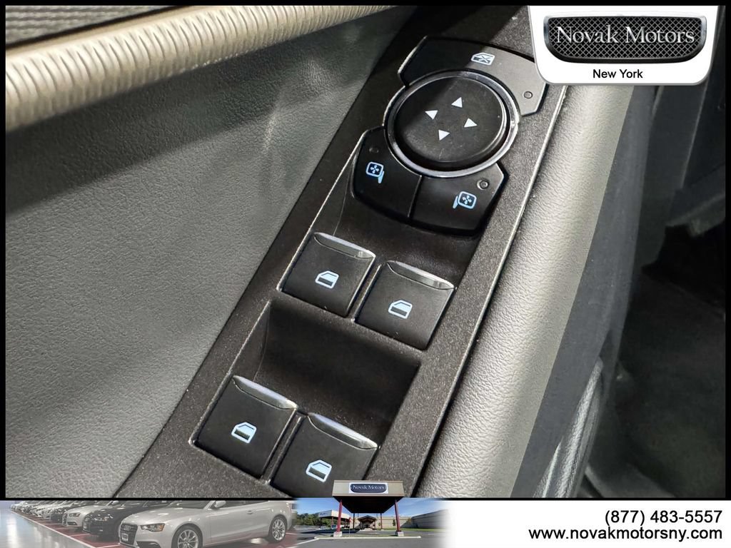 Used 2025 Ford Explorer Active AWD/4WD image 19