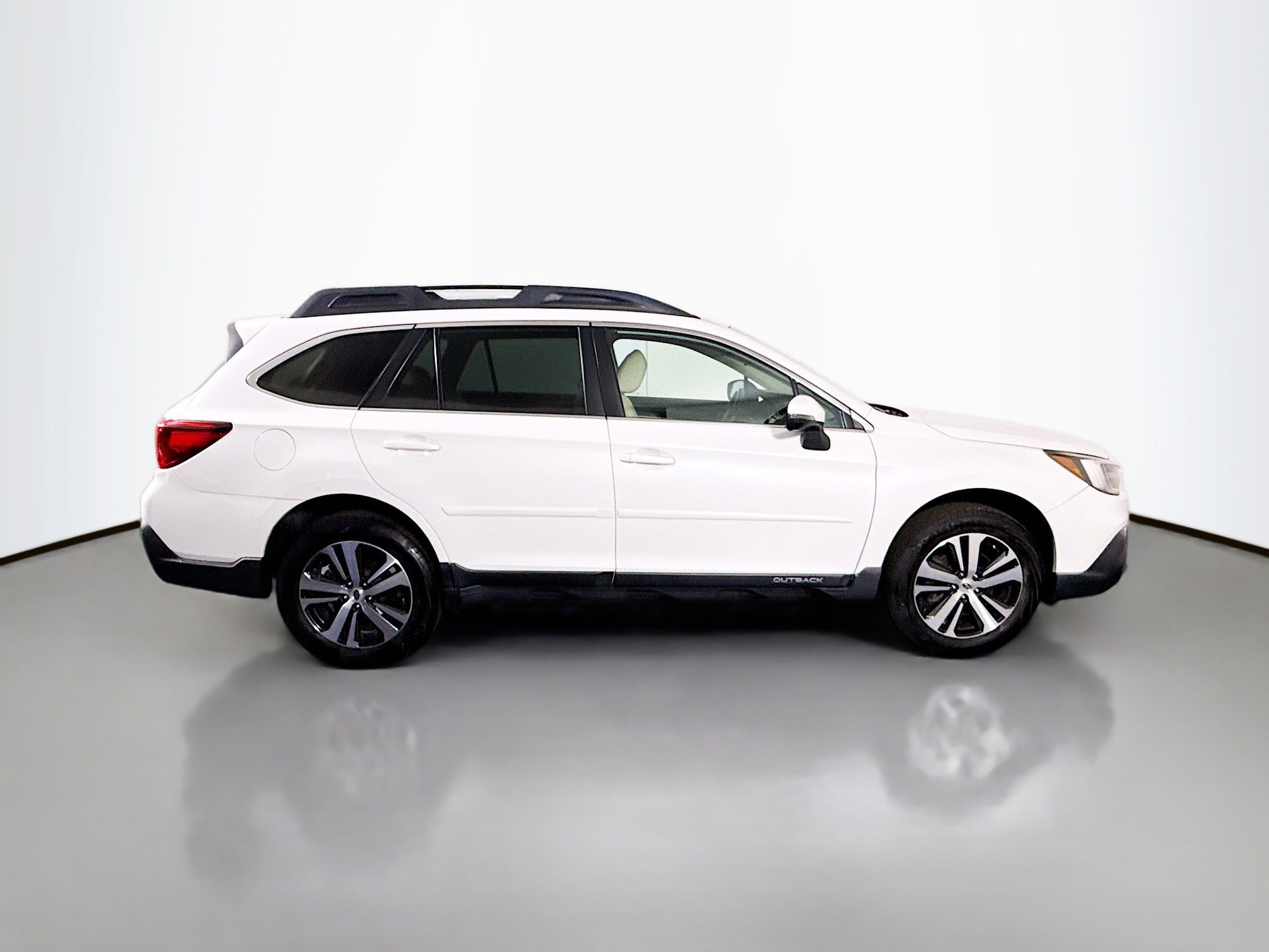 Used 2019 Subaru Outback 3.6R Limited AWD/4WD image 11